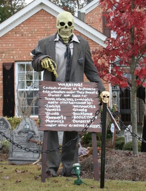 spooky yard decoration