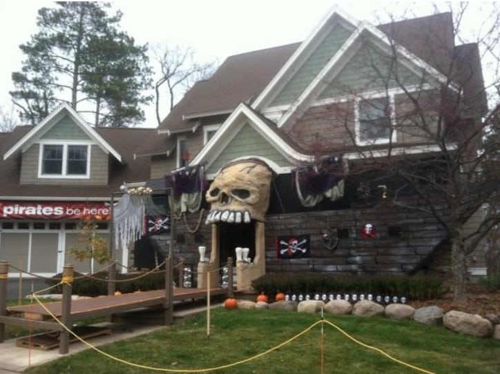 pirate house halloween